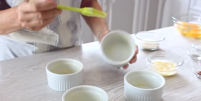 Soufflé de queso el truco para conseguir una presentación de 10