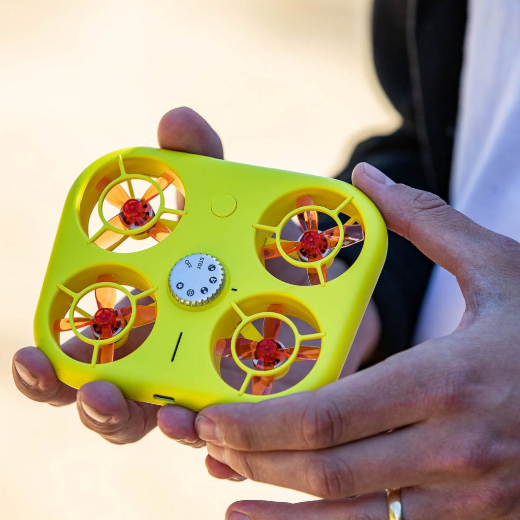 Todo lo que debes de saber de Pixy, el dron de Snapchat para selfies 123 No es resistente al agua