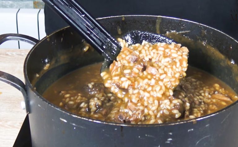 Este arroz con carrilleras está más sabroso que cualquier paella
