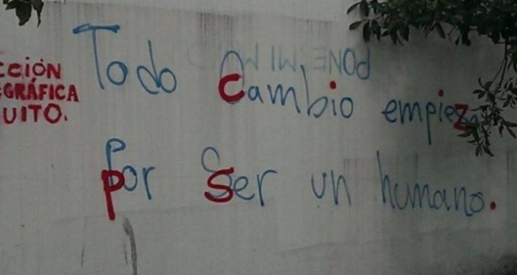 Graffitis callejeros arreglados ortográficamente