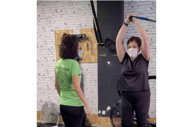 Entrenamiento fuerza en mujeres de más de 40 a través de Salud & Fitness