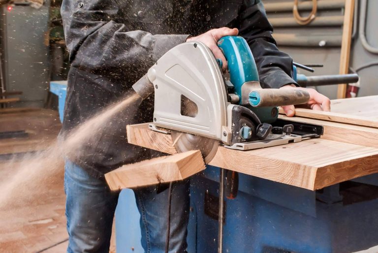 Las herramientas básicas para la carpintería de la mano de Suministros Tomás Beltrán