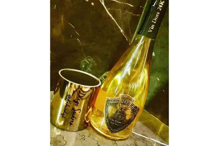 Vino con oro de Vin Doré 24K, lujo y salud