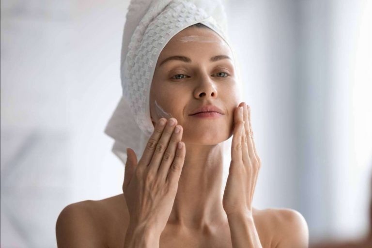 Medik8, la marca cosmética que está disponible vía online en Farmacia Laura Garín