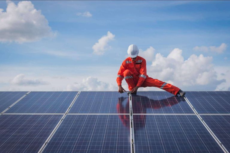 La instalación de paneles solares con Energybox permite ahorrar hasta un 60% en la factura de la electricidad