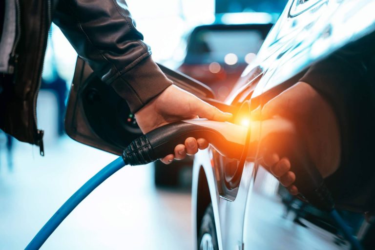 SF Motor dispone de coches híbridos enchufables como el Opel Grandland