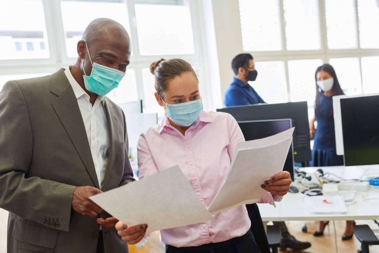 Las compañías invierten cada vez más en la salud laboral de sus trabajadores, según WellWo