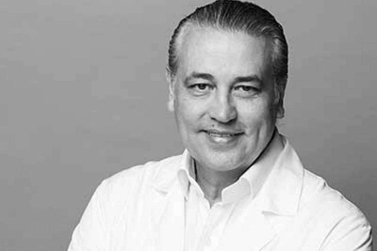 Transformar la vida y la autoestima de sus pacientes a través de la cirugía estética del Dr. Jorge Planas