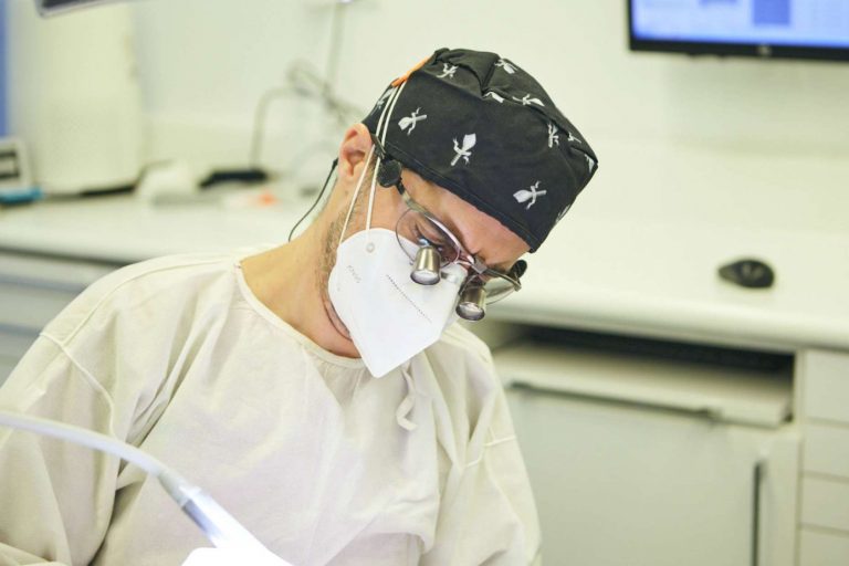 Uno de los recursos favoritos por los expertos en estética dental son las carillas dentales, según Clínica Dental Ruiz de Gopegui