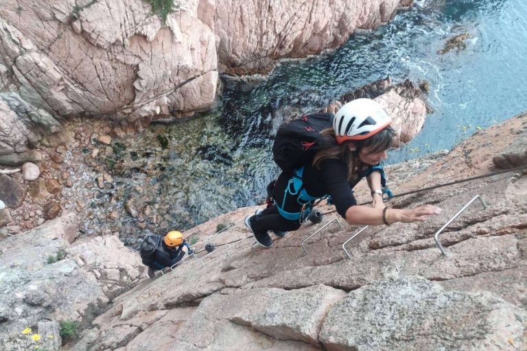 Sea & Mountain Experiences realiza vías ferratas por Catalunya y sus paisajes