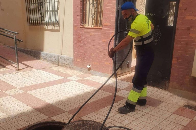 Desatoro y limpieza de saneamiento de tuberías, el servicio de Rey Tuberías