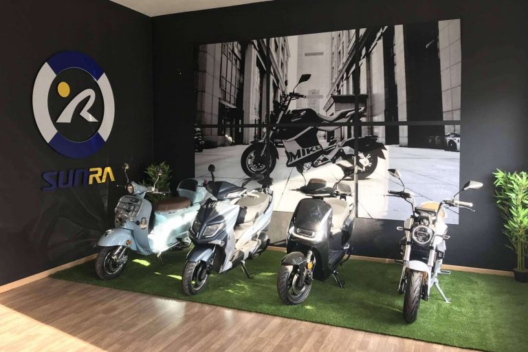 Las ventajas de abrir una franquicia con SUNRA y ZITMUV ante el auge de la moto eléctrica