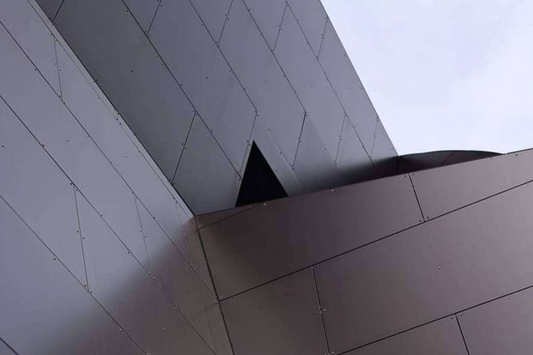 ¿Cómo elegir el tipo de revestimiento más adecuado para una fachada?