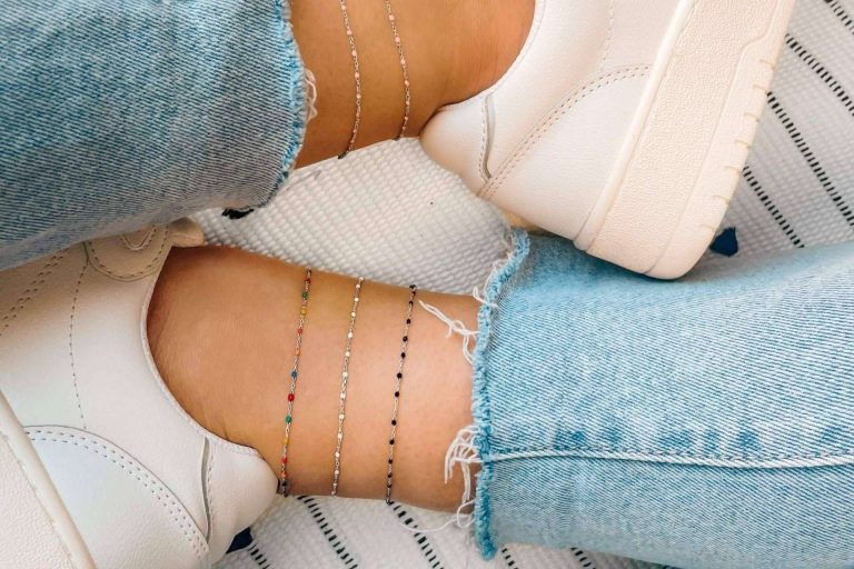 Tobilleras, un complemento imprescindible en el look de este verano