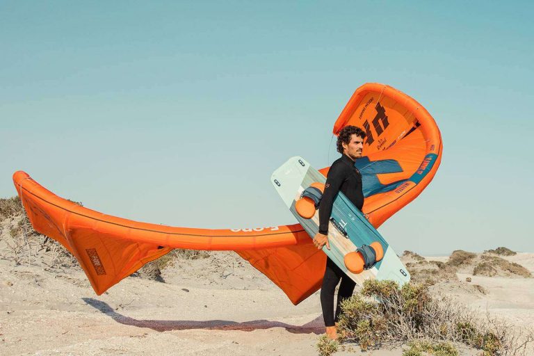 Iniciarse en el kitesurf en Mallorca es fácil a cualquier edad