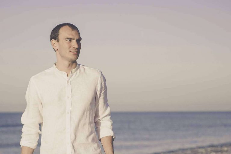 El libro de Marcos Tomaino, 'Vivir o morir', transforma la forma de ver la vida