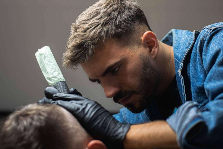 En Losie Tattoo Art son expertos en la tendencia de los tatuajes de trazo fino o fine line. El tatuador Christian_Losie es uno de los especialistas