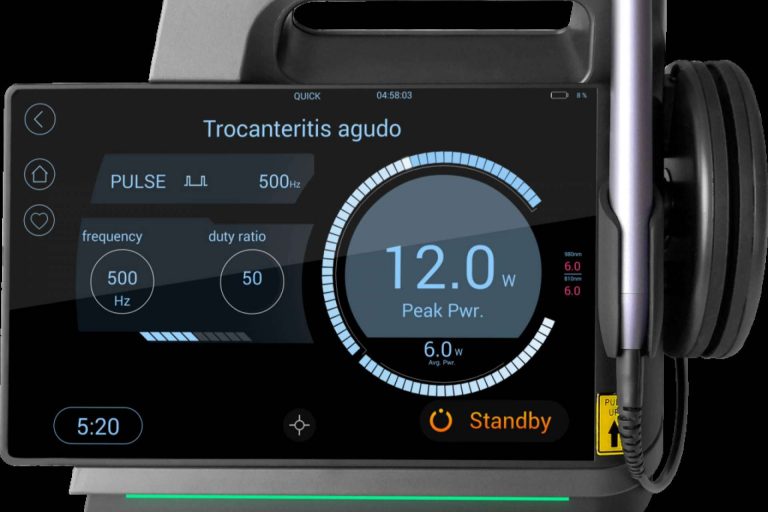 Tratamiento de terapia láser de alta potencia de la mano de Erre Fisioterapia