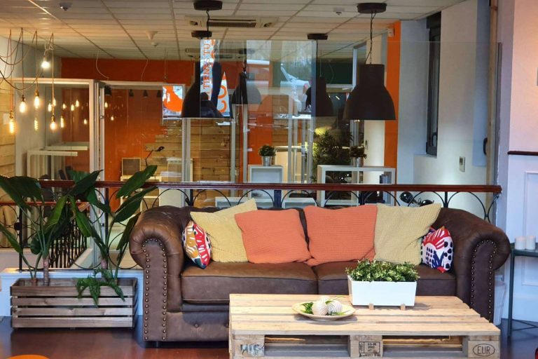 ¿Qué ventajas ofrecen los espacios de trabajo híbridos? La evolución del coworking con La Guarida Creativa