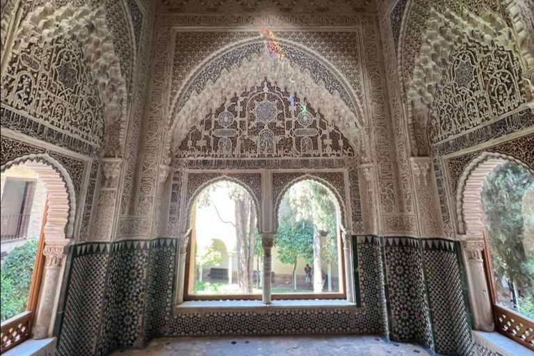 El tour privado Alhambra ofrece una visita exclusiva