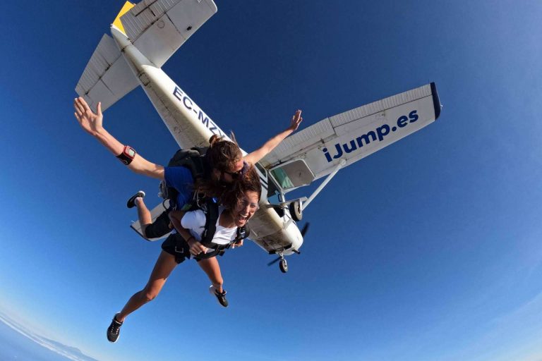 Gran Canaria, una isla ideal para hacer paracaidismo y pasar las vacaciones de verano