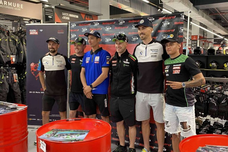 Jonathan Rea, Toprak Razgatlioglu y otras estrellas del Campeonato Mundial de Superbikes visitan la tienda de Motocard en Lisboa