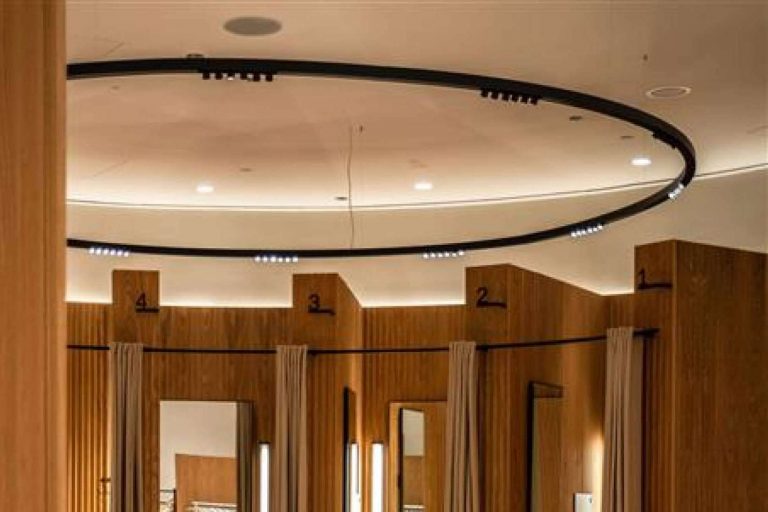 Insolit deja su huella en la nueva flagship store de Mango en Berlín