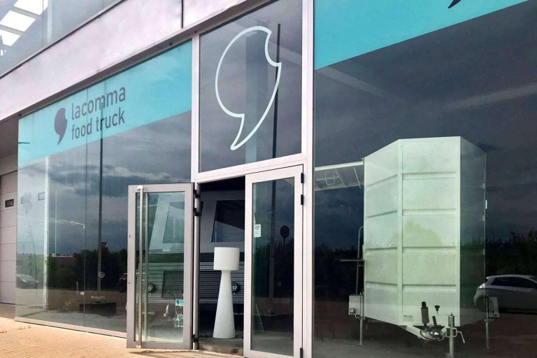 La empresa que ha duplicado su flota de food trucks en alquiler, LACOMMA