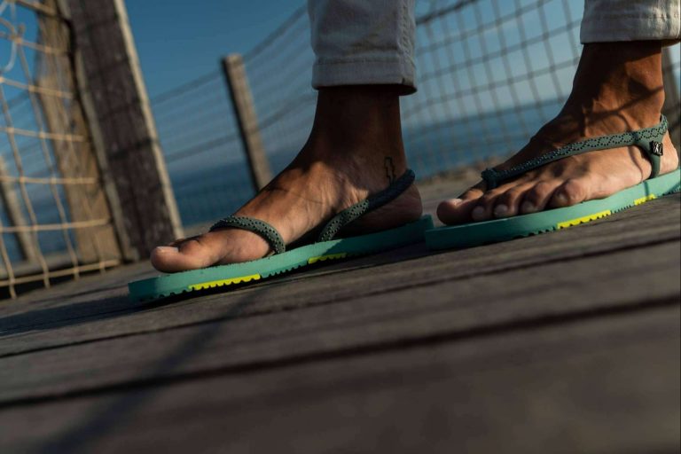 Senlima, una marca que apuesta por la inclusión, la innovación y el estilo al fabricar sandalias con materiales de última tecnología de forma local y con personas en riesgo de exclusión social