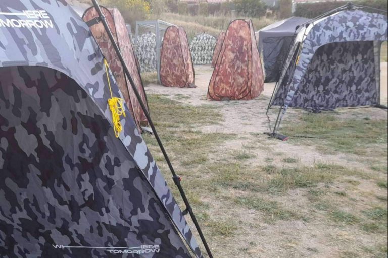 Celebrar un cumpleaños diferente con una partida de láser tag, por Asilvestrats