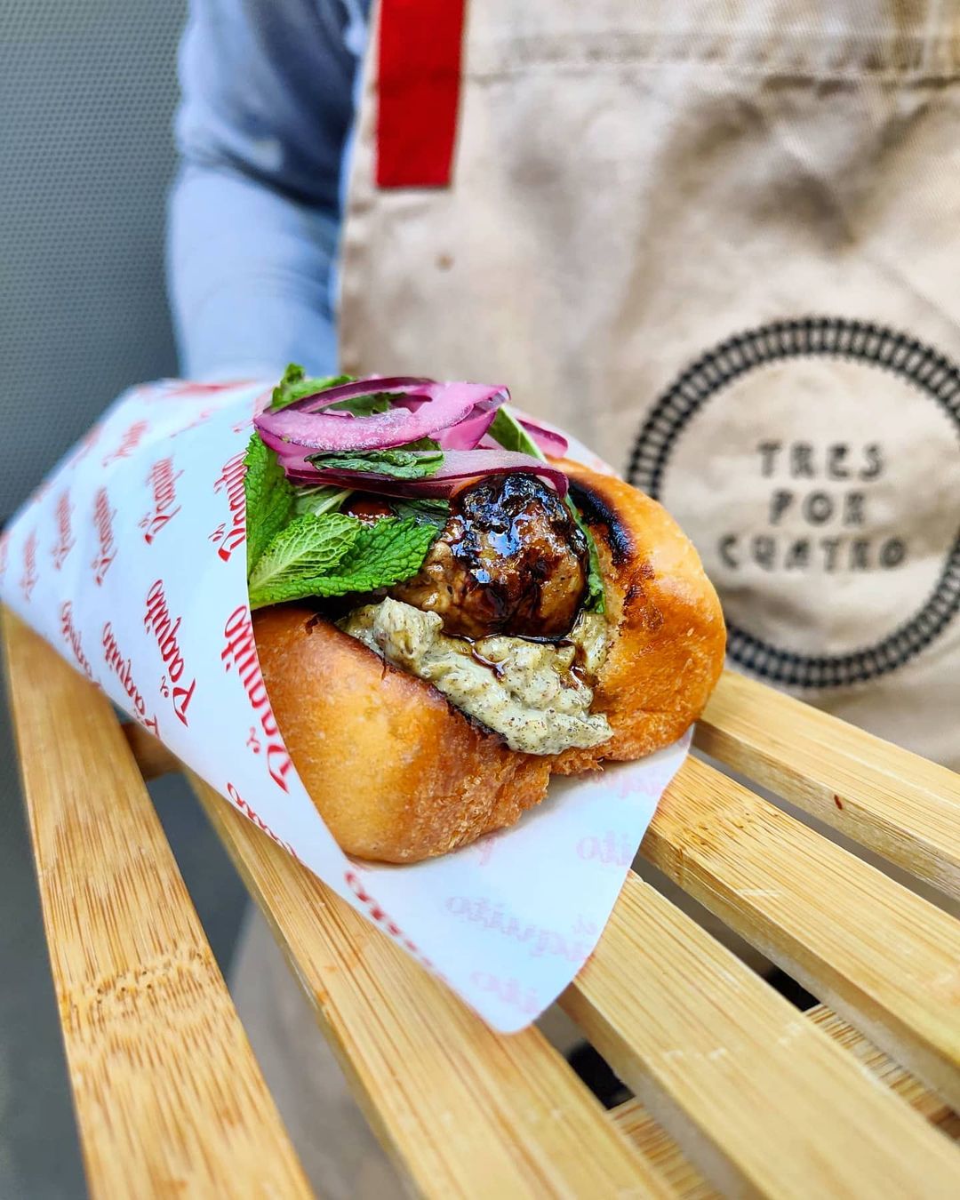 Paquito, el bocadillo de cordero con nombre propio, vuelve a conquistar Madrid 2 tres por cuatro