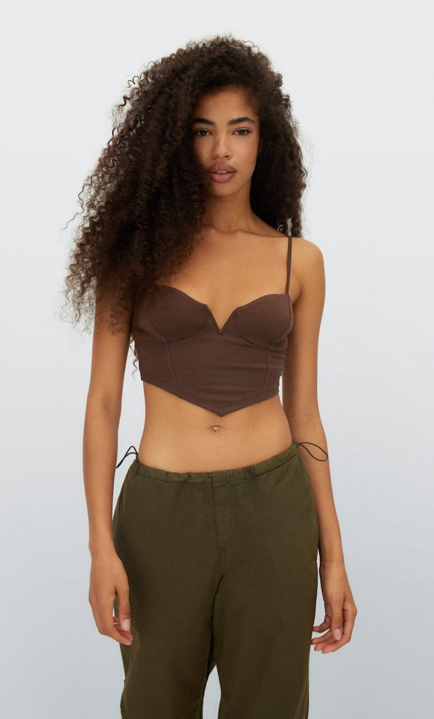 Tops y bodys de Stradivarius para no pasar calor este verano