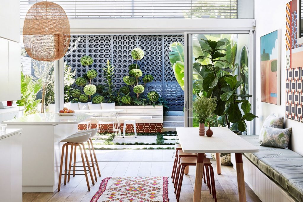 Decora con plantas y ponles agua
