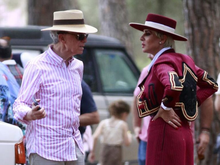 Ana María Aldón y José Ortega Cano, distantes e incómodos en sus momentos juntos en El Rocío