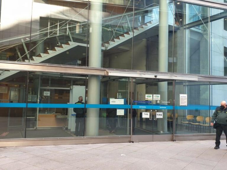 Piden 1 año de prisión para un hombre que roció con productos tóxicos las gallinas de su hermana