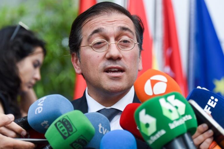 Argelia bloquea todas las operaciones de comercio exterior con España tras romper el tratado de amistad