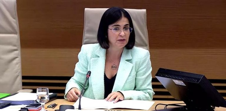 Darias defiende elaborar una respuesta nacional coordinada frente a la obesidad