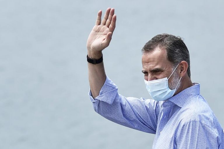 El Rey y las ministras Nadia Calviño e Irene Montero participan en el arranque de la UIMP