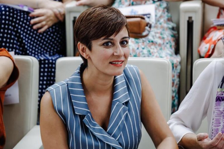 El Gobierno reúne a alcaldes con organismos estatales para defender su plan de desconcentración