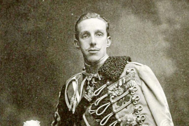 El miembro de la Casa Real que triunfó en el cine de adultos