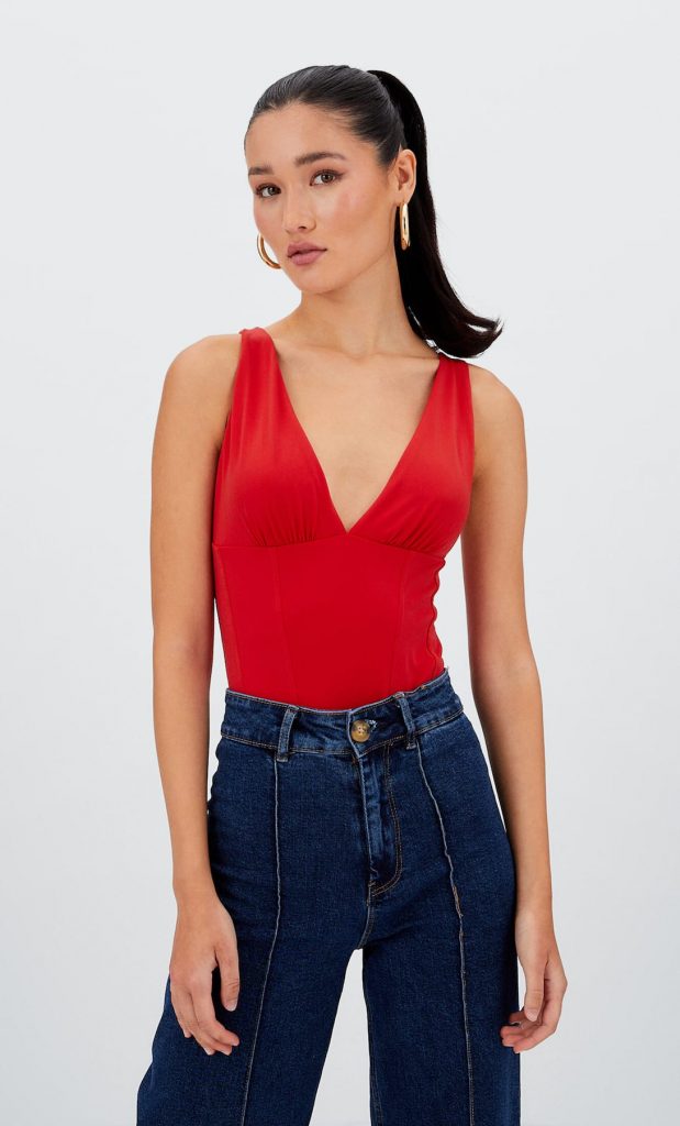 Tops y bodys de Stradivarius para no pasar calor este verano