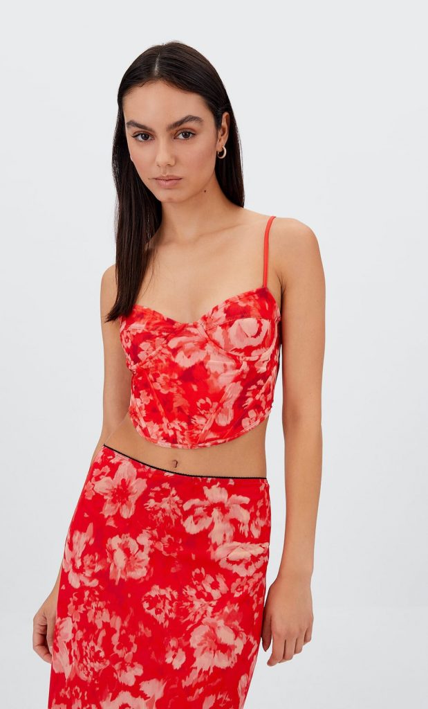 Tops y bodys de Stradivarius para no pasar calor este verano