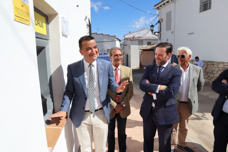 Instalado el primer cajero en zona rural de Castilla-La Mancha para luchar contra la exclusión financiera