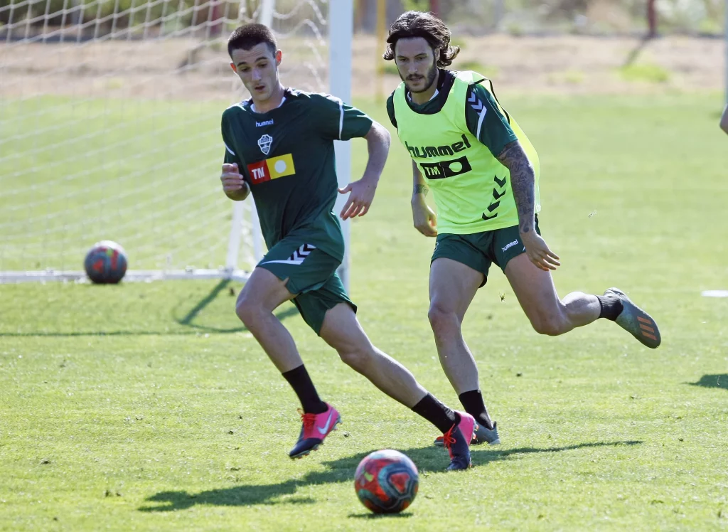 Apariciones muy bajo perfil en el Elche 