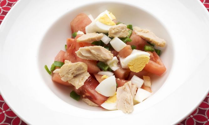 Arguiñano prepara así la pipirrana de Jaén