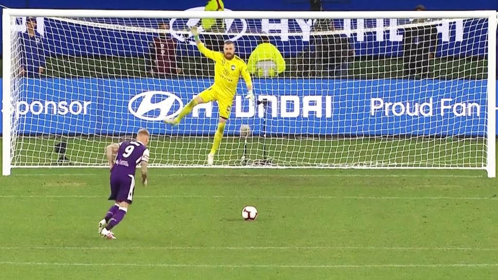 Así es como se deberá colocar el portero para defender un penal 