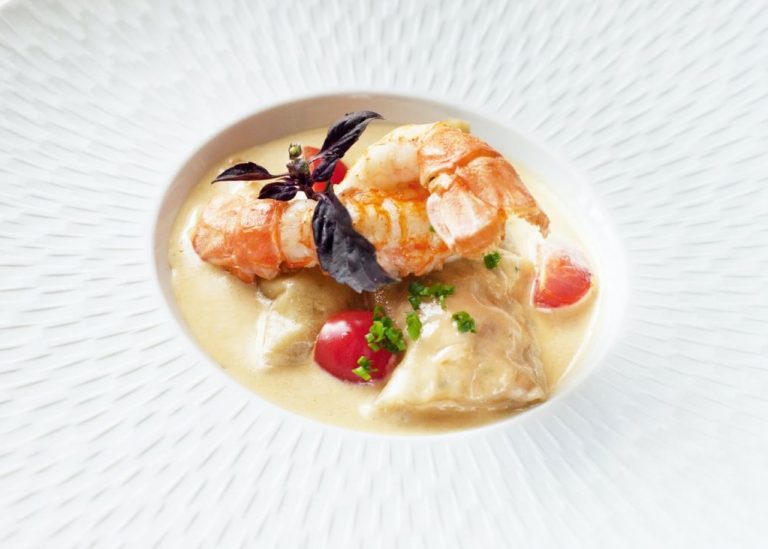 Así se preparan unos raviolis de langostino de calidad