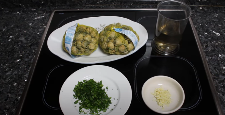 Berberechos al ajillo así se hace este plato de cinco minutos