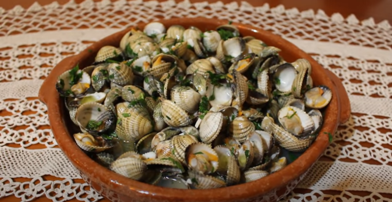 Berberechos al ajillo así se hace este plato de cinco minutos