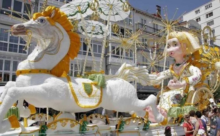 Castro-Urdiales celebra la 73ª edición del Coso Blanco en este año 2022